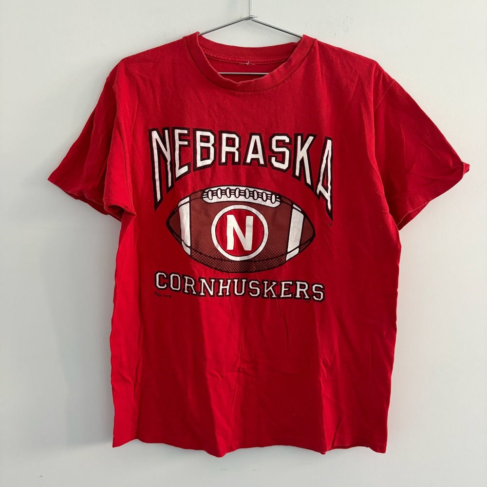 Vintage 1989 Nebraska Cornhuskers Red Football Graphic T-Shirt Mens Size Large